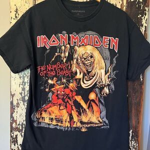 Retro Iron Maiden The Number Of The Beat men’s Metal  size Large T-shirt.